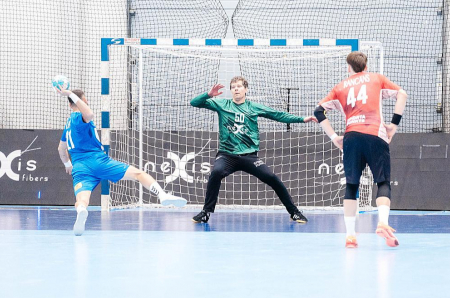 Handbola vārtsargs Raitis Puriņš ikdienā ir "Draugiem group" uzņēmuma "Mapon" globālās izaugsmes direktors, atbildot par mārketingu un pārdošanu.