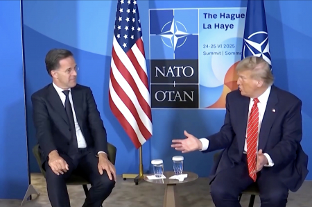 NATO ģenerālsekretārs Marks Rute un ASV prezidents Donalds Tramps.