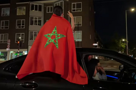 Marokas futbola fani Amsterdamā.