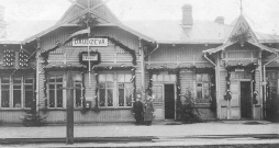 Daudzevas stacija svētku rotā 18. novembrī, 1936. gadā.