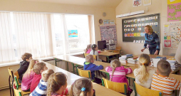 Krāslavas Grāfu Plāteru poļu pamatskolā mācās tikai 45 skolēni un strādā 15 skolotāji, taču ne pilnu slodzi.