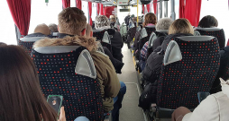 Cilvēkiem novados ir svarīgi, lai viņi pakalpojumu saņem, lai autobuss kursē. Varbūt arī tādēļ daudzi uz visu piever acis – labi, ka vispār kaut kas vēl brauc un kustās.
