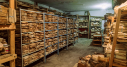 Vecu dokumentu arhīvi. Ilustratīvs attēls. Vecu dokumentu arhīvi. Ilustratīvs attēls.