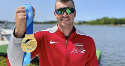 Roberts Akmens. Roberts Akmens.