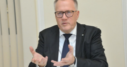 Finanšu ministrs Arvils Ašeradens.