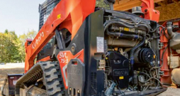 'Kubota SVL75-3' kāpuķēžu iekrāvējs.