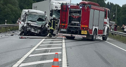 Traģiska satiksmes negadījuma dēļ uz Tallinas šosejas pie Ādažiem bloķēta satiksme.
