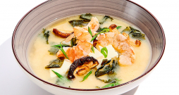 Miso zupa ar tīģergarnelēm Miso zupa ar tīģergarnelēm