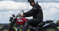 "Triumph Bonneville Speedmaster 1200".