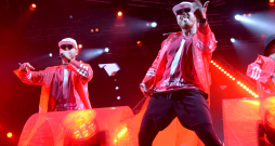 Grupa "Bermudu divstūris".