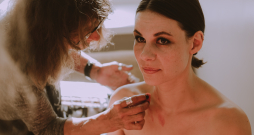 Alises Zariņas spēlfilmas “Nospiedumi” uzņemšana. Ieva Segliņa. Alises Zariņas spēlfilmas “Nospiedumi” uzņemšana. Ieva Segliņa.