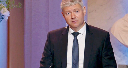 Pēc NATO ģenerālsekretāra biroja vadītāja Stīana Jensena teiktā, alianses iekšienē cirkulē arī viedoklis, ka Kijivai būtu jāatsakās no Krievijas okupētajām teritorijām, pretī saņemot pievienošanos NATO. Pēc NATO ģenerālsekretāra biroja vadītāja Stīana Jensena teiktā, alianses iekšienē cirkulē arī viedoklis, ka Kijivai būtu jāatsakās no Krievijas okupētajām teritorijām, pretī saņemot pievienošanos NATO.