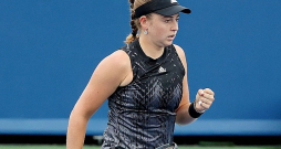 Aļona Ostapenko.