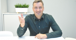 "SME Finance" Latvijas filiāles vadītājs Agris Indričevs: "Banku politika šobrīd skaidri norāda, ka tās izvēlējušās galvenokārt strādāt ar lieliem un zema riska klientiem. Tas nozīmē, ka mazajiem un vidējiem uzņēmumiem finansējums arvien biežāk būs jāmeklē nebanku kreditēšanas sektorā."