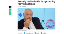 Apsūdzētie savulaik publicējās Krievijas propagandas medija "Rossiya Segodnya" interneta vietnēs "Sputnik" un "Baltnews", kuru darbība Latvijā apturēta.