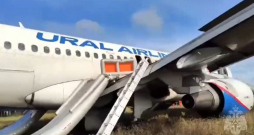 Aviokompānijas "Ural Airlines" lidmašīna "Airbus-A320", kas bija ceļā no Sočiem uz Omsku, nolaidās laukā Novosibirskas apgabalā.