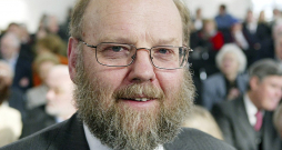 Īans Vilmuts.