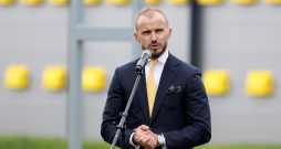 "APF Holdings" dibinātājs un vadītājs Jurijs Adamovičs piedalās Alūksnes putnu fermas trešās novietnes atklāšanas pasākumā.