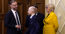 "Progresīvie". Saeimas deputāti Atis Švinka (no kreisās), Andris Šuvajevs un Skaidrīte Ābrama.