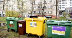 Atkritumu konteineri Rīgā.