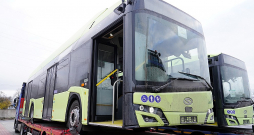 Pirmos elektroautobusus Rīgas ielās varēsim redzēt novembra beigās vai decembrī, visticamāk – 26., 33., 34. vai 57. maršrutā.