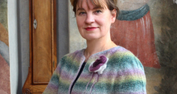 Jaka ar pīnēm un izšuvumiem. Jaka ar pīnēm un izšuvumiem.