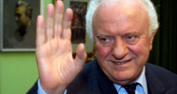 Bijušais Gruzijas prezidents Eduards Ševarnadze 2003. gada 28. novembrī. 