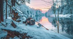 Labākais brīdis makšķerēšanai decembrī ir stabils laiks, kas noturējies vismaz 2–3 diennaktis, vēlams, mierīgs, bez spēcīgiem vējiem un pat saulains.