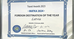 Somijas Ceļojumu žurnālistu asociācija pamanījusi, ka somi labprāt dodas tūrisma braucienos uz Latviju un īpaši atzinīgi novērtē Latvijas virtuvi. Šī tautiešu izvēle tika atzīmēta, pasniedzot balvu Latvijas pārstāvjiem starptautiskajā tūrisma izstādē Helsinkos.