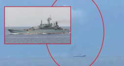 Ukraiņi Melnajā jūrā nogremdējuši krievu desantkuģi.