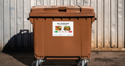 Bioloģisko atkritumu konteineris. 