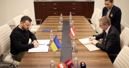 Tikšanās laikā Rinkēvičs ar Zelenski pārrunāja drošības situāciju Ukrainā.