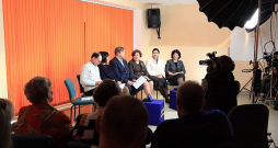 Diskusija "Veseli vienotā Eiropā" 5. aprīlī Saldus medicīnas centrā izvērtās noderīga, jo skāra daudzus Latvijas pacientiem sāpīgus tematus.