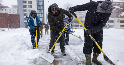 Ziema. Sniegs. ilustratīvs attēls.