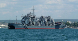 Krievijas Melnās jūras kara flotes palīgkuģis "Kommuna".