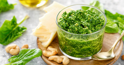 Spinātu pesto