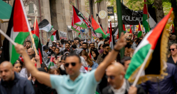 Malmē tūkstošiem palestīniešu atbalstītāju protestē pret Izraēlas dalību Eirovīzijā.
