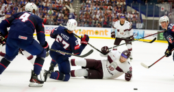Pasaules hokeja čempionāta spēle starp Latvijas un ASV valstsvienībām ''Ostravar arēnā'' Ostravā. 