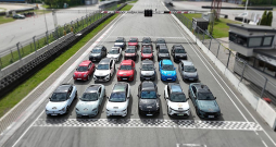 Auto jaunumu superparāde Biķerniekos.