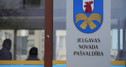 Jelgavas novada dome esot rīcībspējīga, tāpēc tiek pieļauts, ka VARAM varētu arī nerosināt tās atlaišanu, bet ļaut strādāt līdz sasaukuma beigām, arī jauns mērs netiktu ievēlēts.