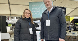 "Kā rāda citu valstu pieredze, patvertnes jau nebūvē tikai kara gadījumam. Piemēram, sprādzienizturīgas durvis vai sienas ir nepieciešamas arī miera laikā," secina uzņēmēja, zīmola "Basic Air" radītāja Inese Hlibova un "Vzdouchotecknik" biznesa attīstības vadītājs Mareks Houda, apmeklējot sadarbības partneru uzņēmumu Čehijā.