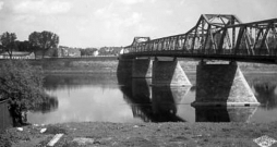 Vienības tilts 30. gados.