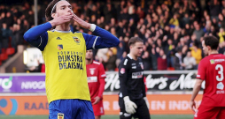 Roberts Uldriķis Nīderlandes vienībā Leuvardenas "Cambuur" aizvadīja trīs sezonas, bet nu ir jauna kluba meklējumos.