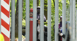Migranti uz Polijas robežas ar Baltkrieviju.