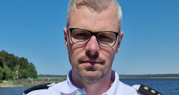 Rīgas valstspilsētas pašvaldības policijas (RPP) Drošības uz ūdens pārvaldes glābšanas un sabiedriskās kārtības nodrošināšanas nodaļas priekšnieks Jānis Skrims.