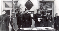 24. teritoriālā strēlnieku korpusa karavīri dod sarkanarmiešu zvērestu. Tukums, 1941. gada 23. februāris