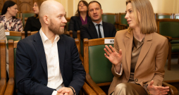 Agnese Lāce un Andris Šuvajevs. Agnese Lāce un Andris Šuvajevs.