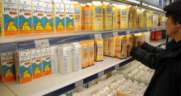 Arī tetrapakas jāšķiro – jāievieto plastmasas un papīra atkritumiem uzstādītajā dzeltenajā konteinerā.