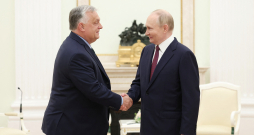 Ungārijas premjerministrs Viktors Orbāns ieradies vizītē Maskavā, kur ticies ar Krievijas diktatoru Vladimiru Putinu.