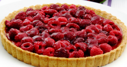 Krēmsiera tarte ar avenēm.